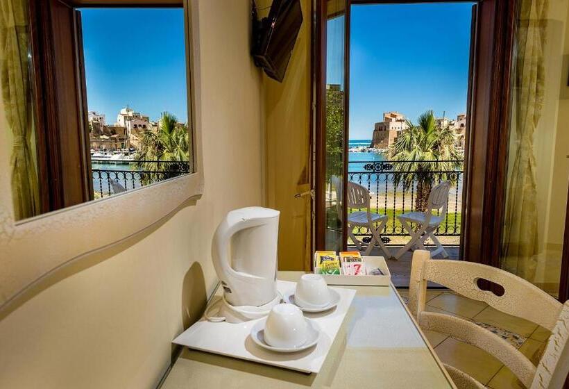 غرفة قياسية مطلّة علي البحر مزوَّدة بشُرفة, Cala Marina