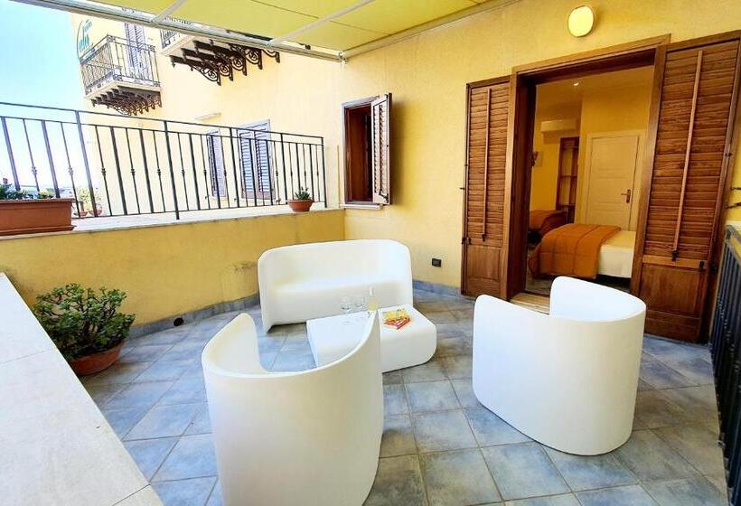 اتاق کلاسیک چهارنفره, Cala Marina