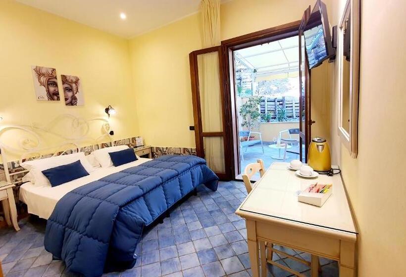 غرفة كلاسيكية داخلية, Cala Marina