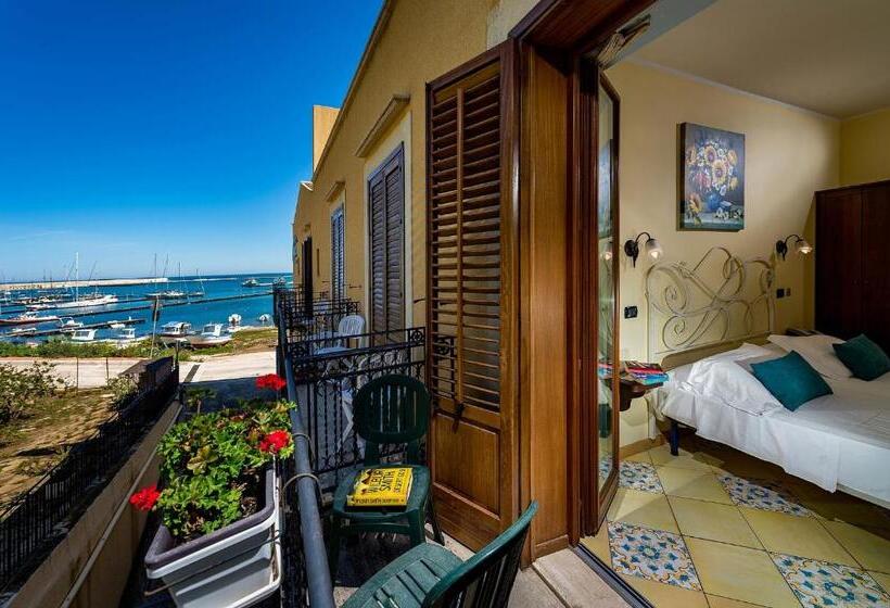 غرفة أساسية إطلالة جانبية على البحر, Cala Marina