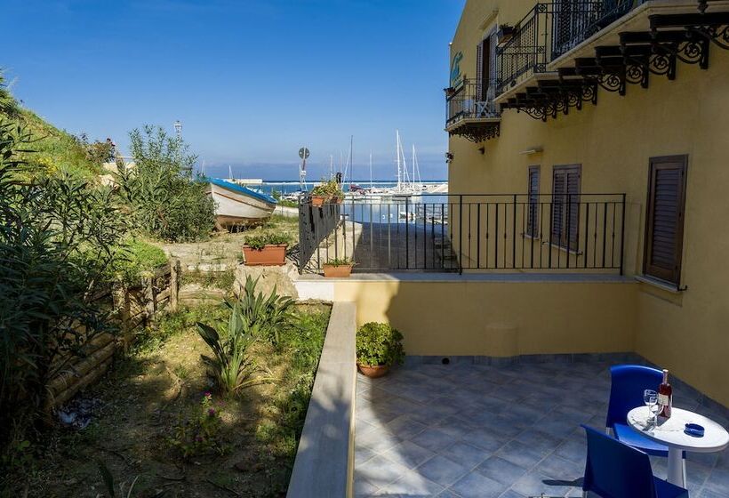 اتاق کلاسیک چهارنفره, Cala Marina