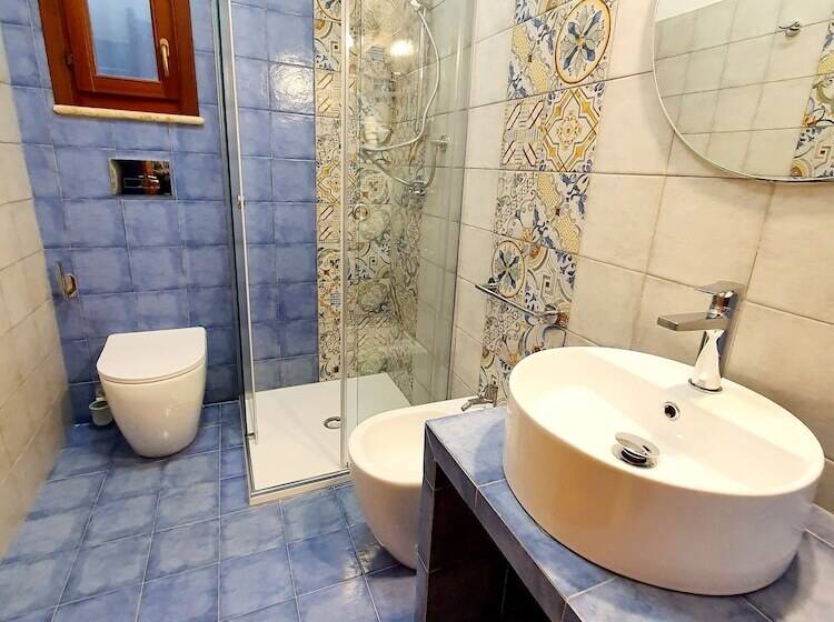 غرفة كلاسيكية, Cala Marina