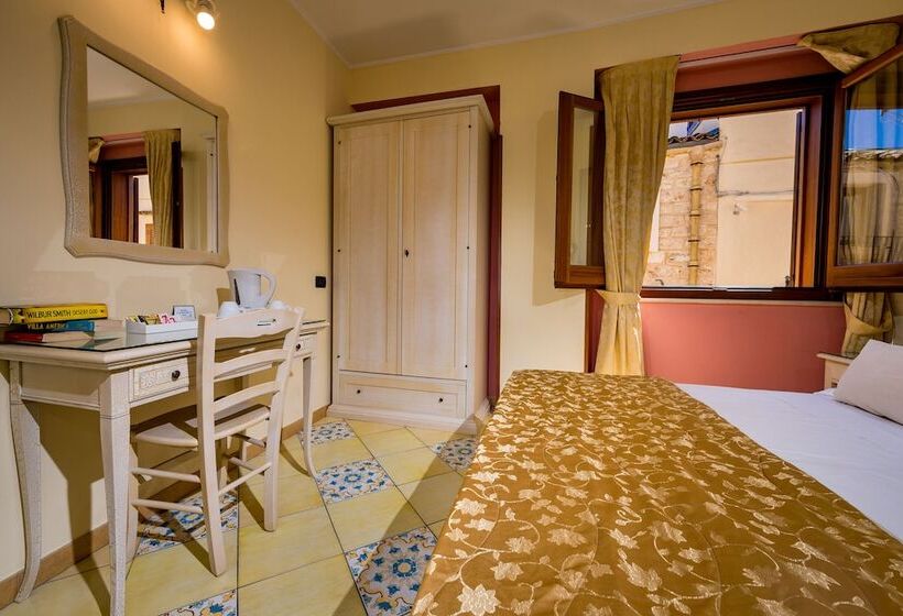 غرفة كلاسيكية, Cala Marina