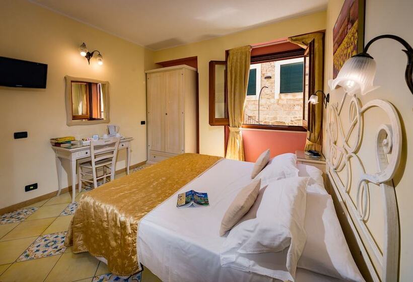 غرفة كلاسيكية, Cala Marina