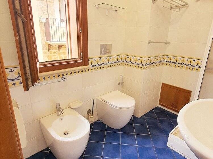 غرفة قياسية مطلّة علي البحر مزوَّدة بشُرفة, Cala Marina