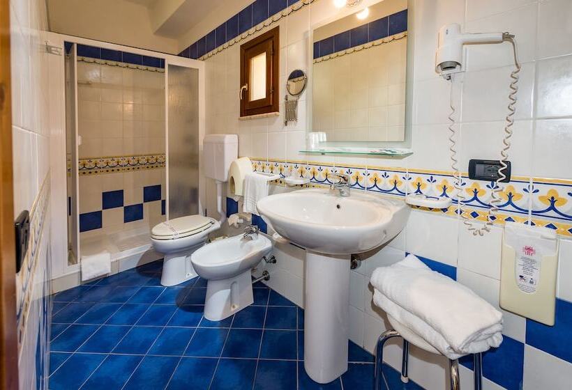 غرفة قياسية مطلّة علي البحر مزوَّدة بشُرفة, Cala Marina