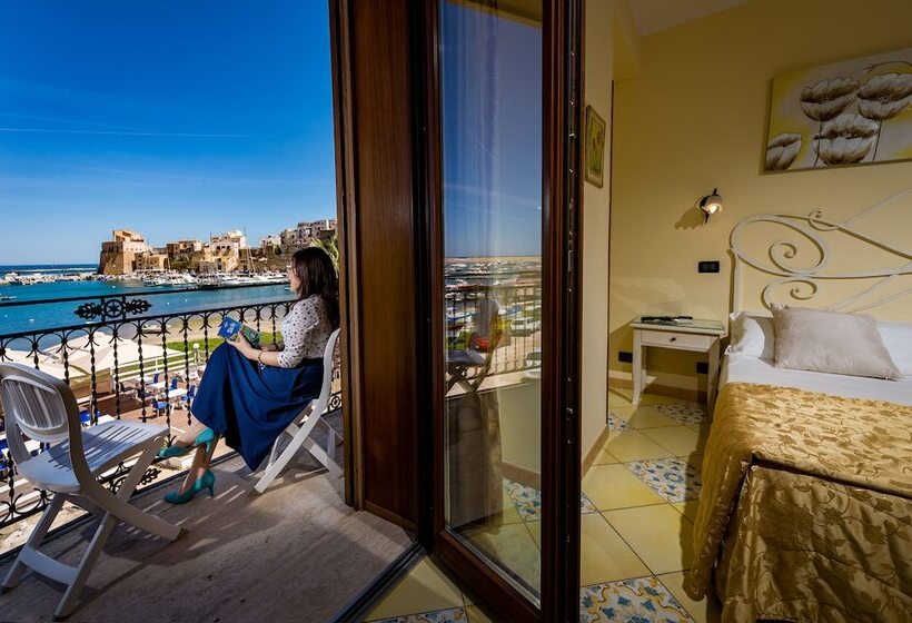 غرفة قياسية مطلّة علي البحر مزوَّدة بشُرفة, Cala Marina