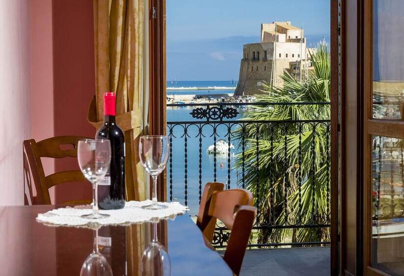 اتاق استاندارد با بالکن و چشم‌انداز دریا, Cala Marina