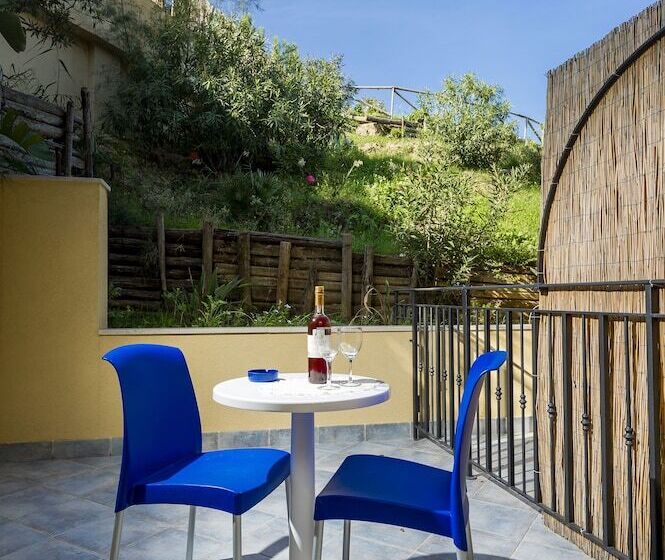 غرفة كلاسيكية داخلية, Cala Marina