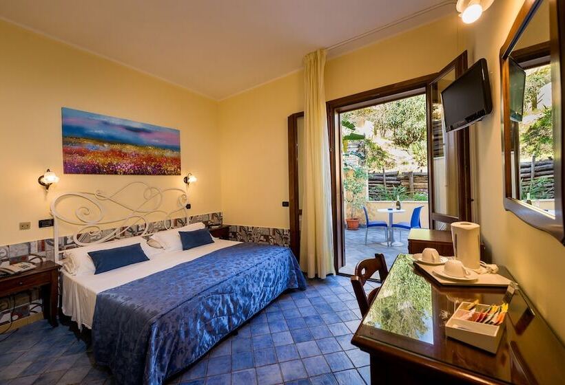 غرفة كلاسيكية داخلية, Cala Marina