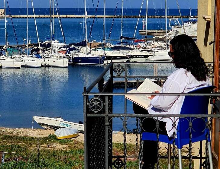 غرفة قياسية مزوَّدة بشُرفة إطلالة جانبية علي البحر, Cala Marina