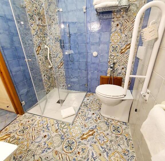 غرفة كلاسيكية داخلية, Cala Marina