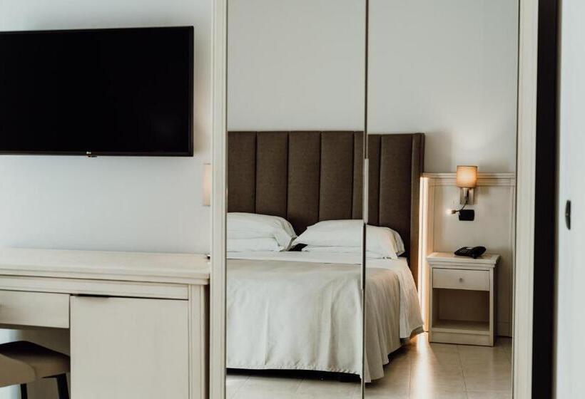 חדר סטנדרט עם מרפסת, Falli