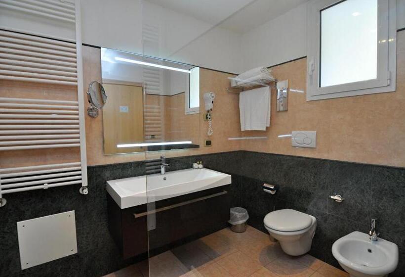 חדר סטנדרט נוף לים עם מרפסת, Falli