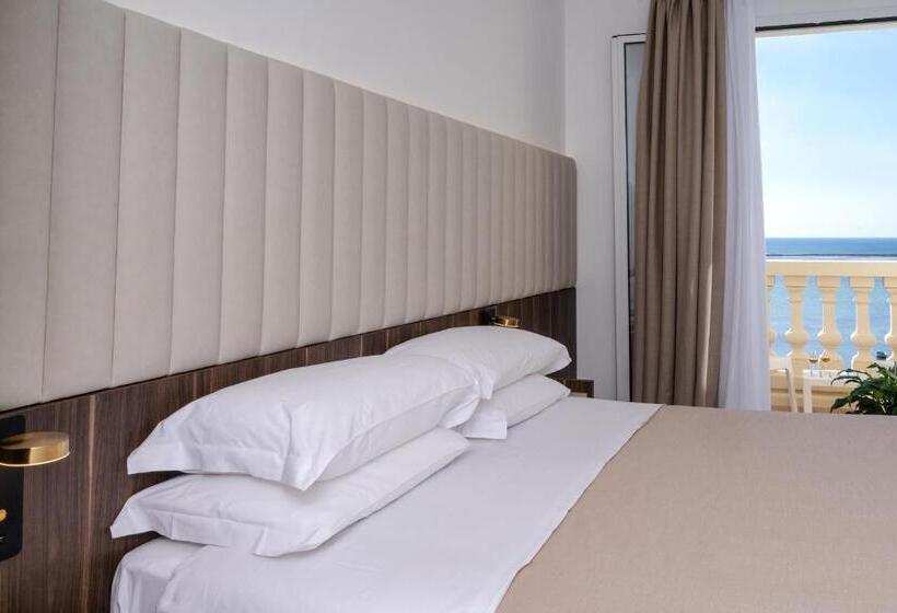 חדר דלוקס נוף לים, Falli