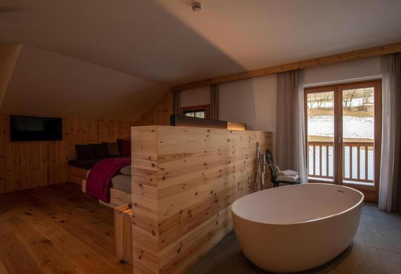 סוויטת ג'וניור דלוקס, Garni Lilly