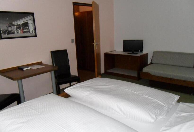 חדר סטנדרט לשלושה, Gasthof Traube