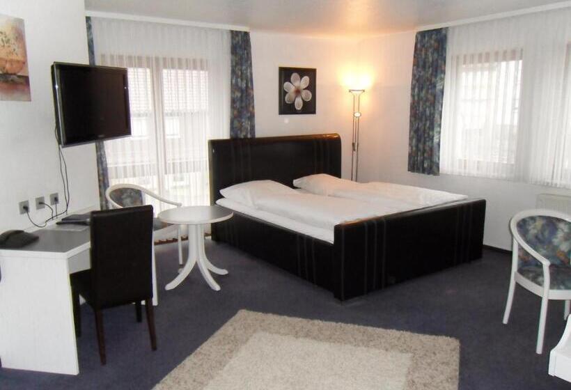 חדר סטנדרט לשלושה, Gasthof Traube