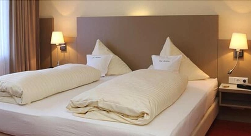 标准单人间, Graf Balduin