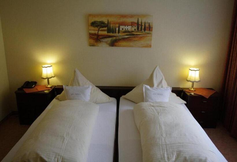 标准间, Graf Balduin