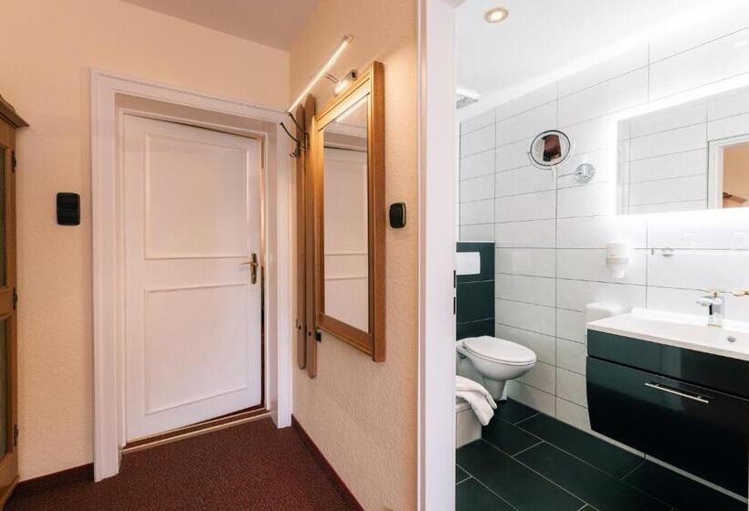 חדר סטנדרט יחיד, Hasenjäger