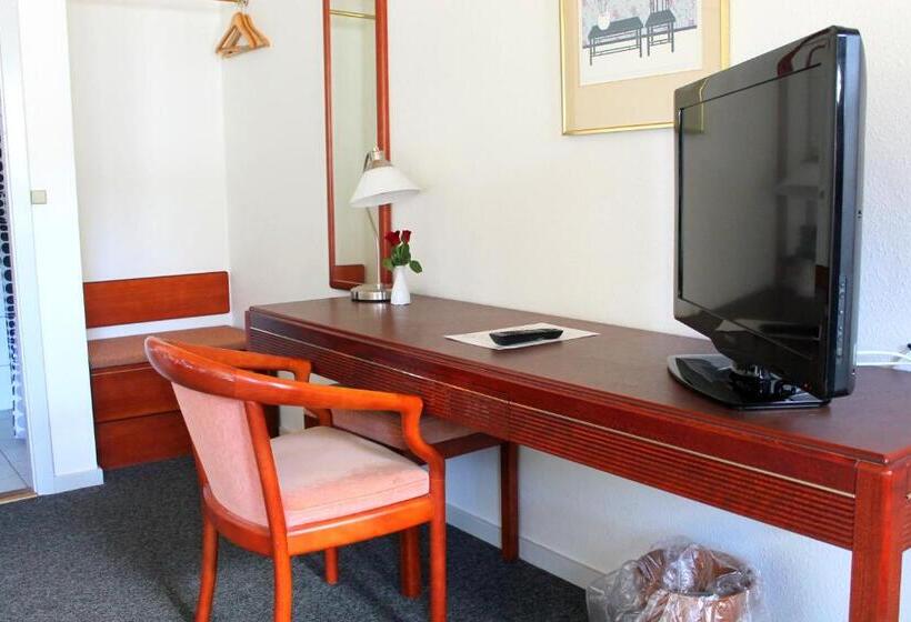 Четырехместный Номер Стандарт, Medio