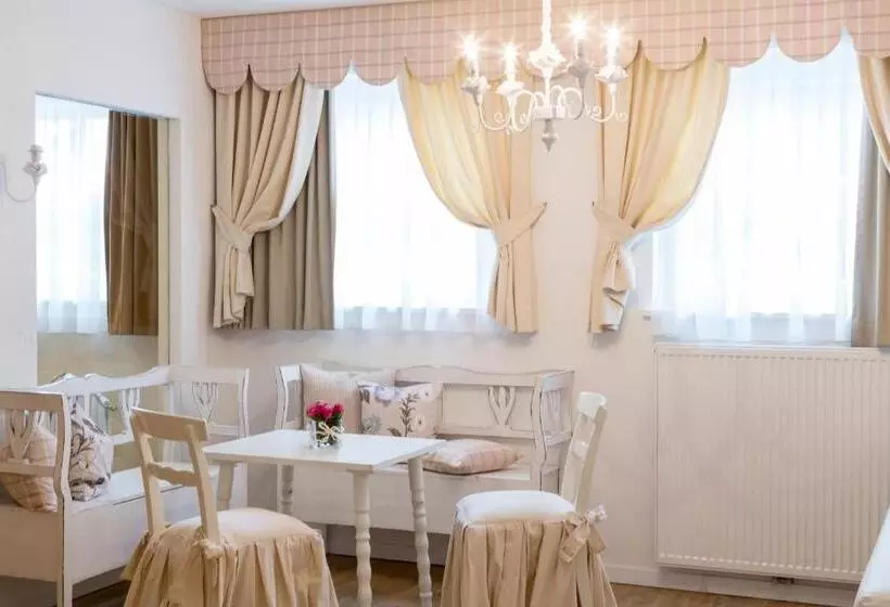 スイート, Boutique Hotel Olympia