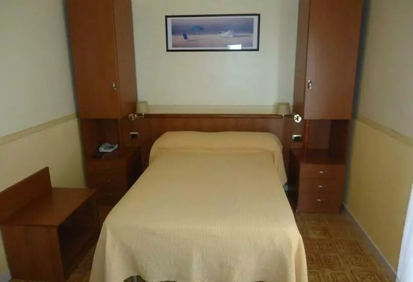 اتاق استاندارد یک نفره, Riviera