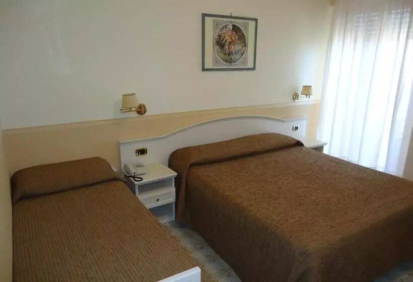 اتاق استاندارد سه نفره, Riviera