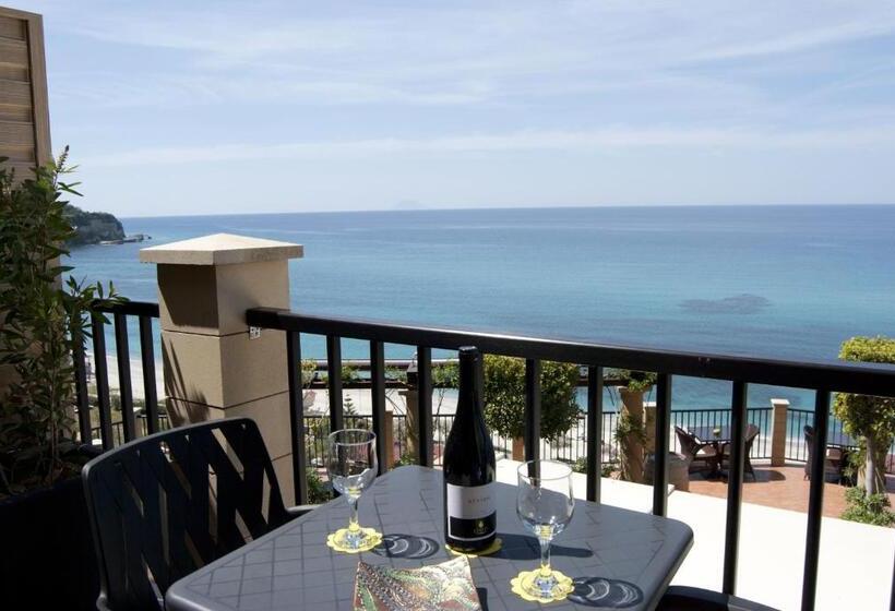 디럭스 룸 바다 전망, Rocca Della Sena