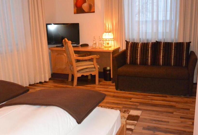 스탠다드 룸, Schlee