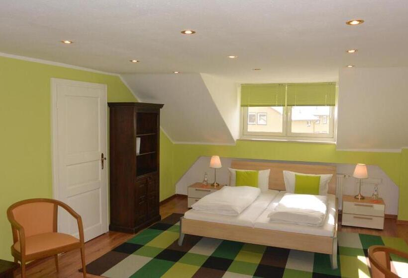 스탠다드 룸, Schlee