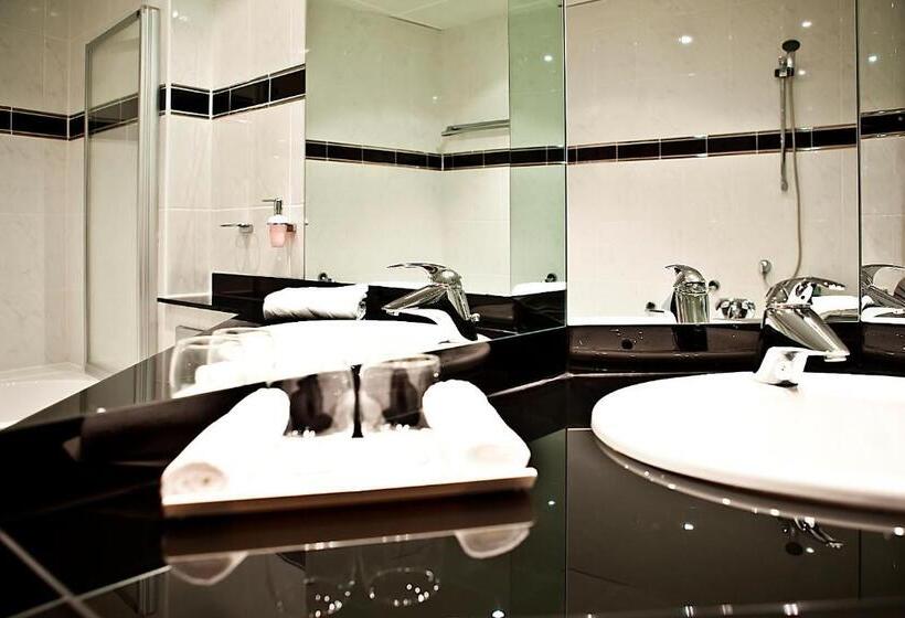 スタンダードルーム, Schloss Schwarzenfeld