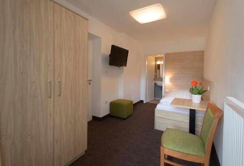 Номер Стандарт Индивидуальный, Stifter