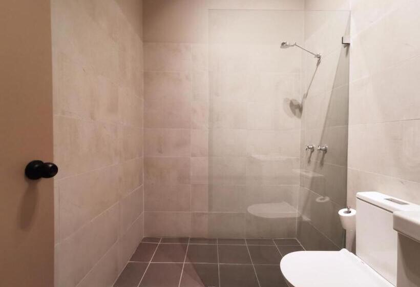 חדר סטנדרט עם מרפסת, Sydney Crecy