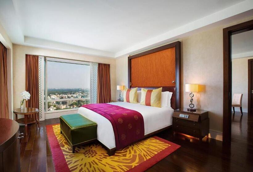 סוויטת קלאב, The Ritz   Carlton, Bangalore