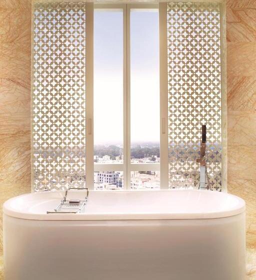 סוויטת קלאב, The Ritz   Carlton, Bangalore