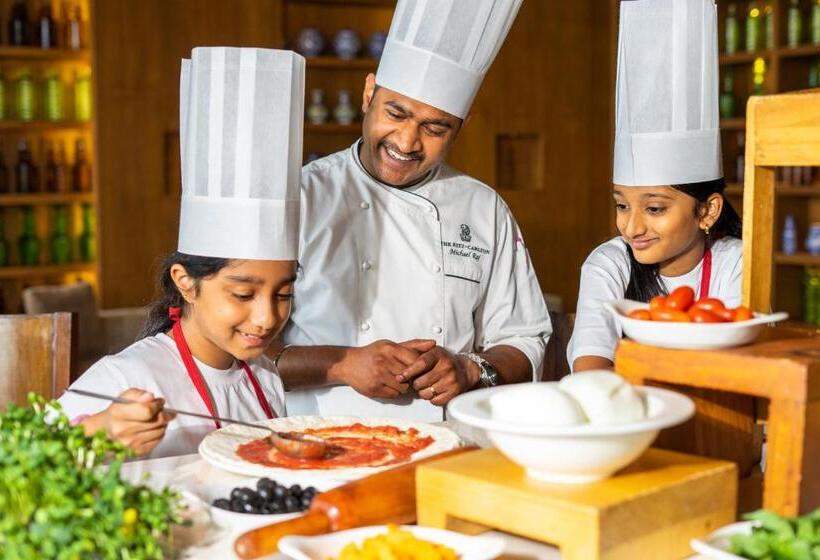 סוויטת קלאב, The Ritz   Carlton, Bangalore