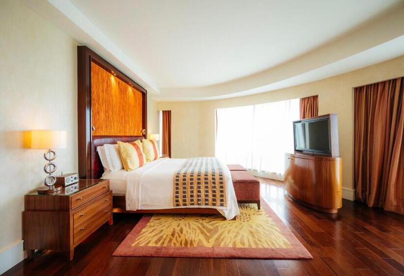 סוויטת קלאב, The Ritz   Carlton, Bangalore