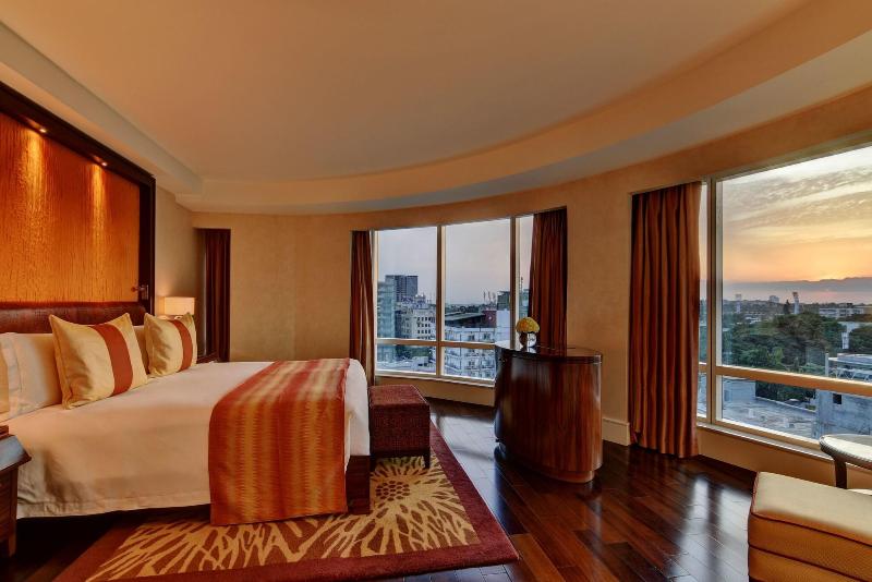 סוויטת קלאב, The Ritz   Carlton, Bangalore