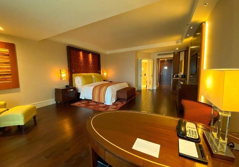 חדר דלוקס, The Ritz   Carlton, Bangalore