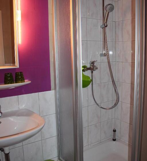 스탠다드 싱글 룸, Turmdieb