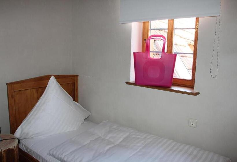 스탠다드 싱글 룸, Turmdieb