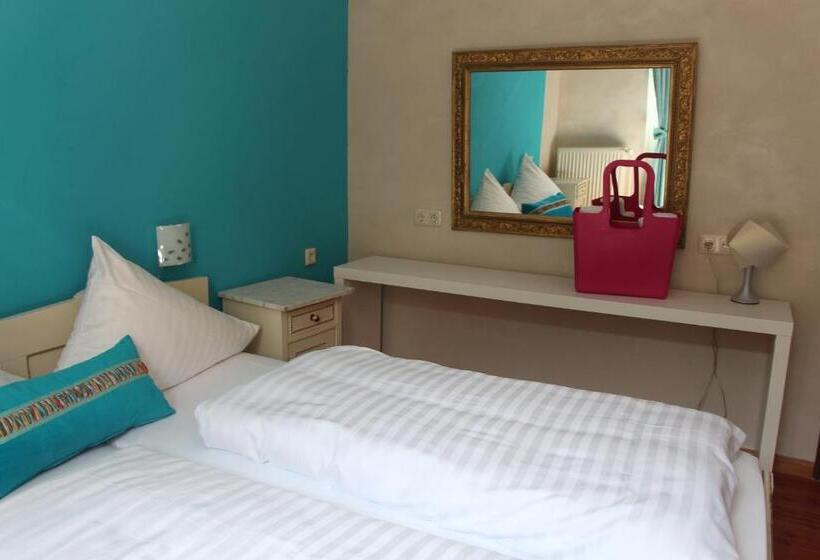 스탠다드 룸, Turmdieb