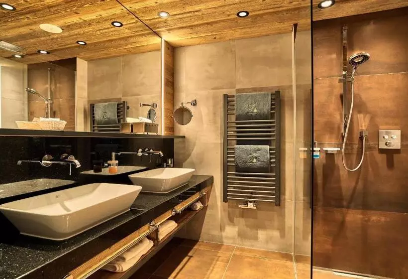 اتاق سوپریور, Zedernhof Gesundheits  & Wellness