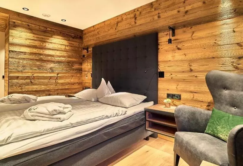 اتاق لوکس, Zedernhof Gesundheits  & Wellness