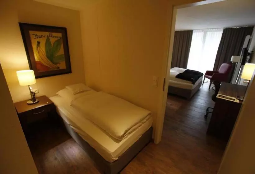 اتاق استاندارد سه نفره, Landhotel Gottinger