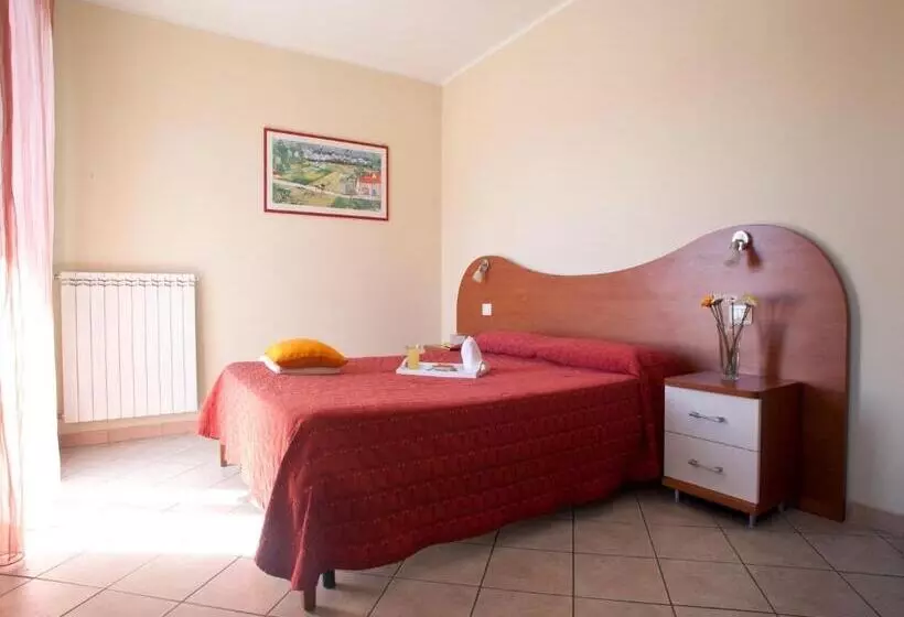 اتاق استاندارد سه نفره, Motta Residence