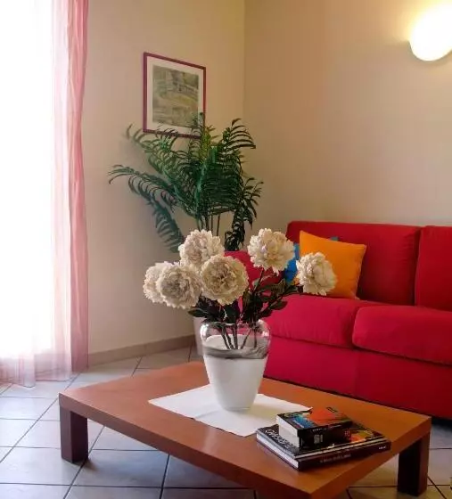 اتاق استاندارد سه نفره, Motta Residence