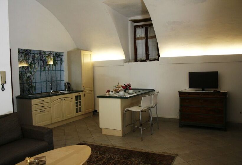 スイート, Residence Briona